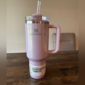 NWT Stanley Aster 40 OZ Quencher